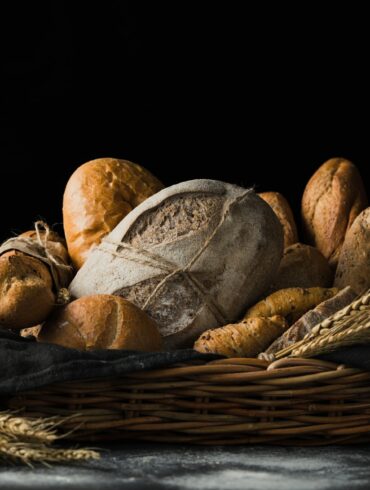 Il pane al supermercato, se precotto o congelato va pre-confezionato