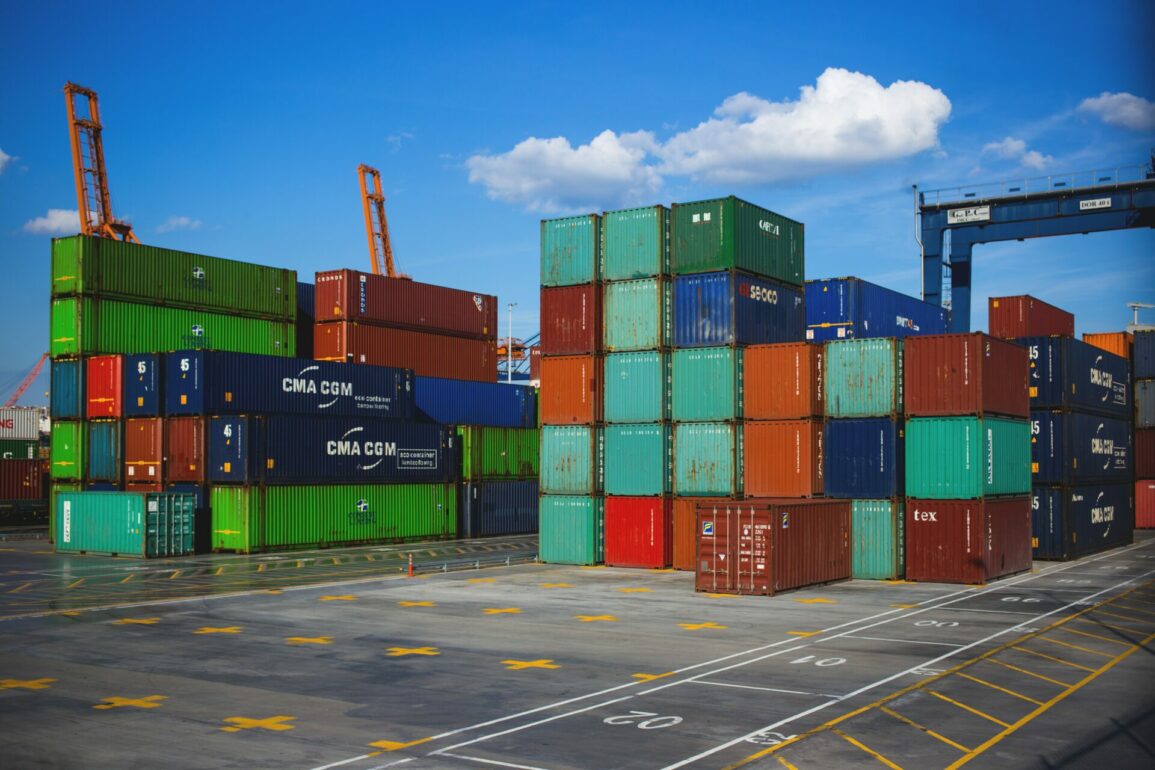 Containers, questo l'orientamento mondiale sul trasporto dei Teu