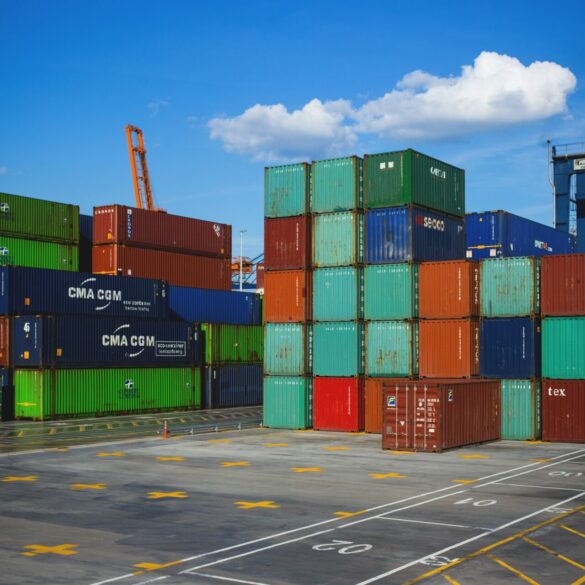 Containers, questo l'orientamento mondiale sul trasporto dei Teu
